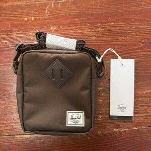 Herschel Heritage™ Crossbody - 2.5L Dark Brown